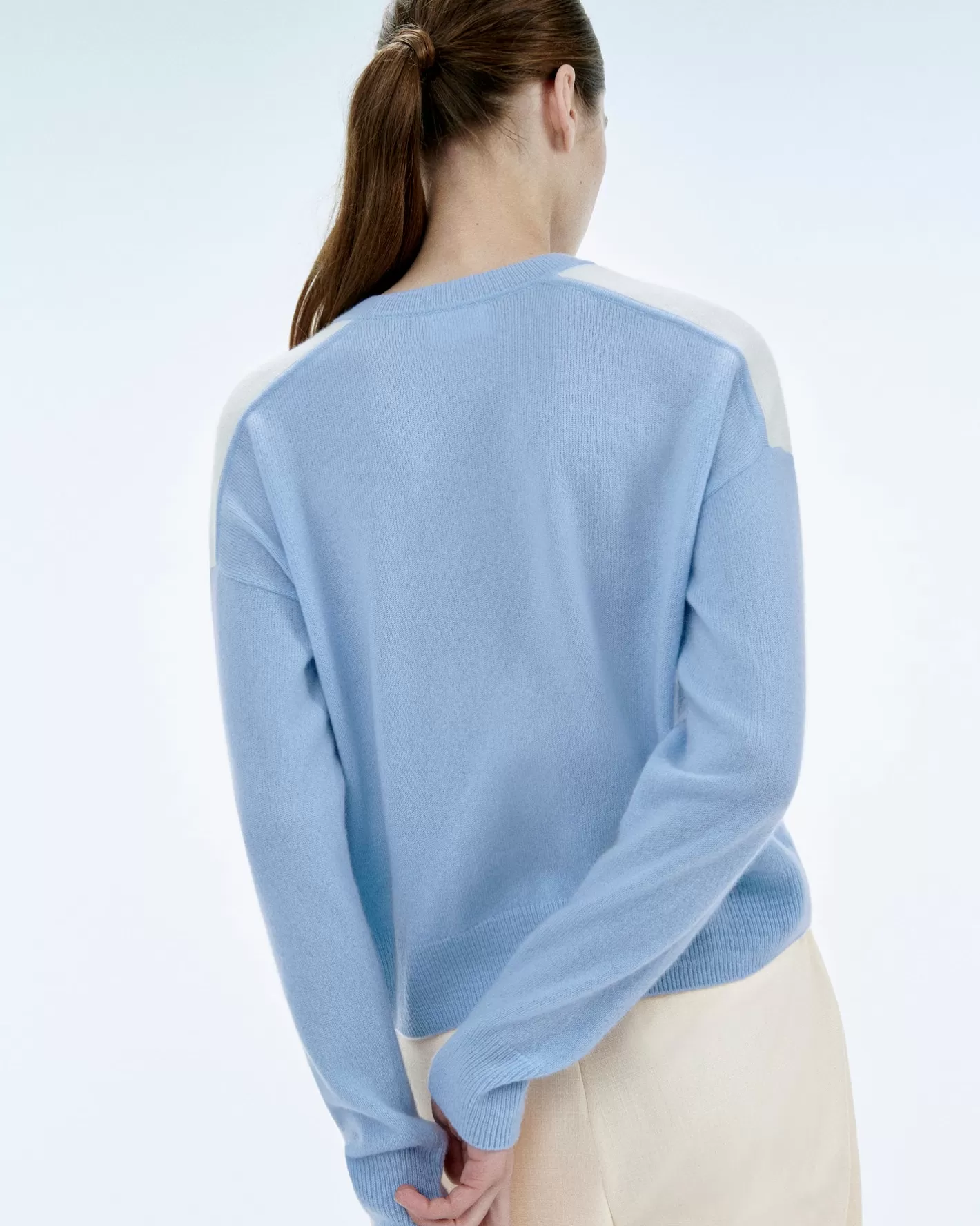 FROM FUTURE Pulls En Cachemire | Cols Ronds Cachemire | Pull Col Rond Bicolore Et Broderie Baby Blue